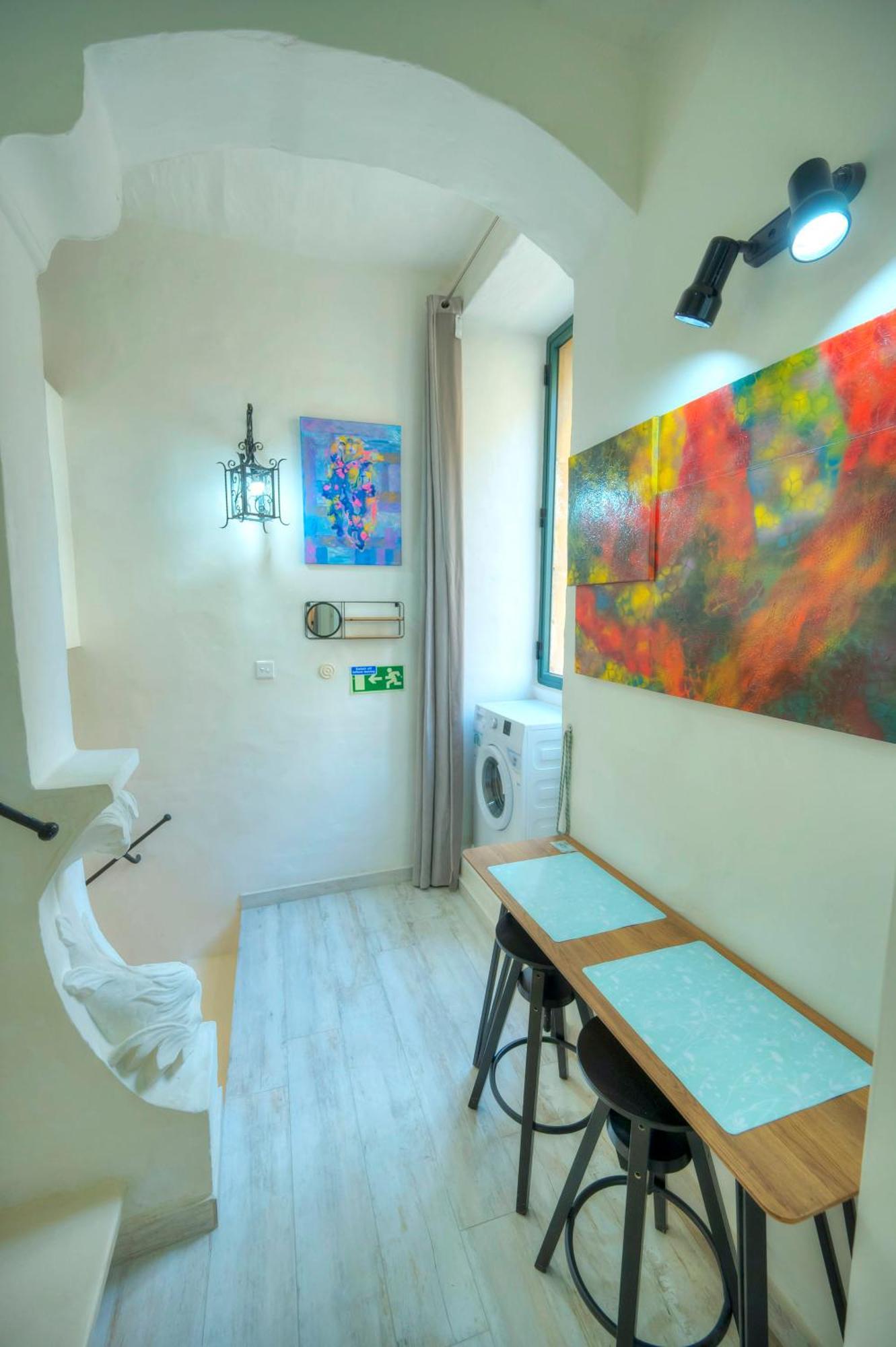 Charming 3 Storey Apartment In Valletta Centre, Ngri1-1 Экстерьер фото